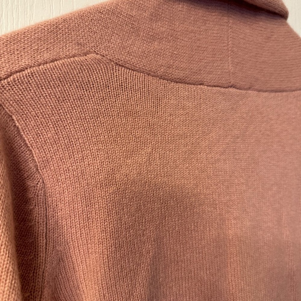 Ann Taylor | 100% Cashmere Small Shawl Collar Faux Wrap Sweater Dusty Pink Soft - Picture 6 of 7